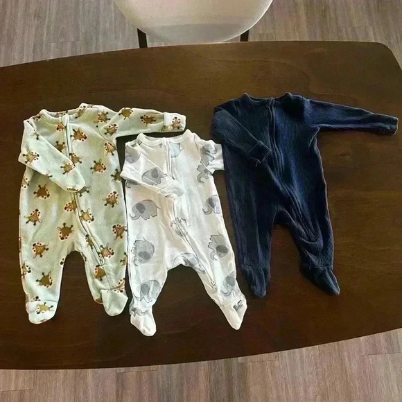 OLD NAVY. Lot of 3 Baby Boy Pajamas Long Sleeve 0-3 Months - Picture 3 of 16